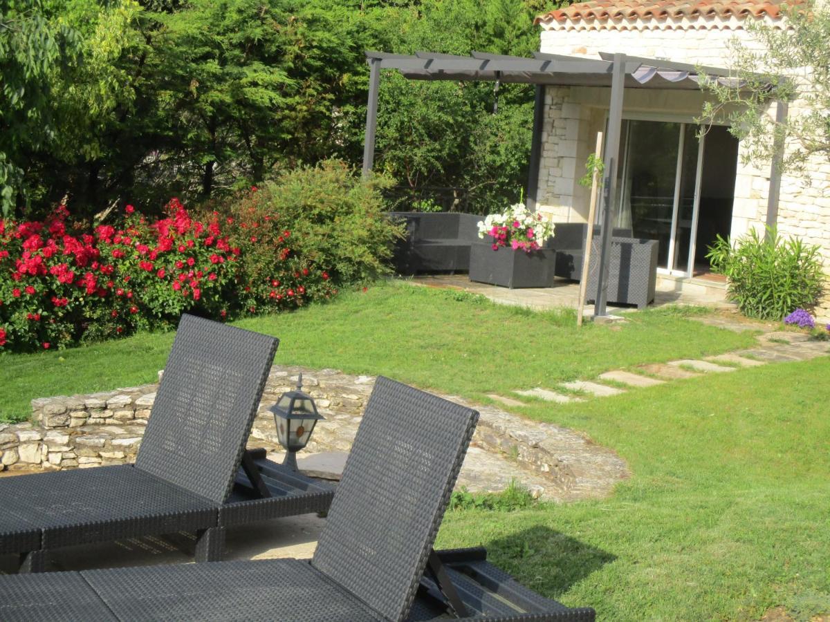 Gite Du Jardin Des Espuys Venasque Buitenkant foto